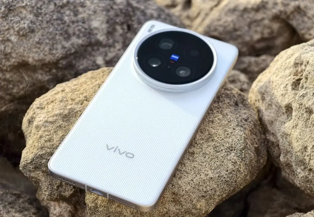 Vivo X300 Ultra: Harga Eropa & Varian Warna Terbaru Terungkap!