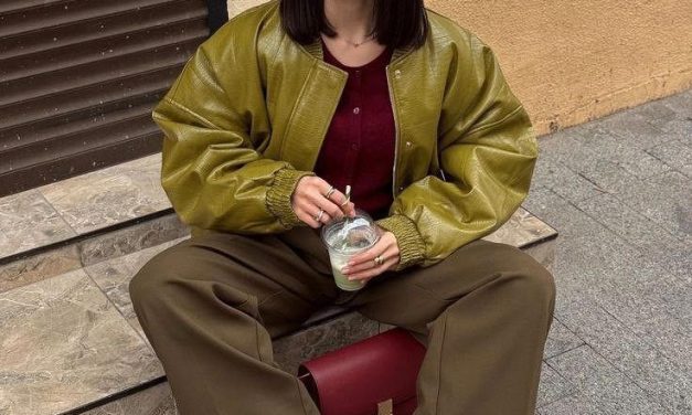Gaya Ceria! Inspirasi Outfit Kekinian Dan Kombinasi Warna Seru