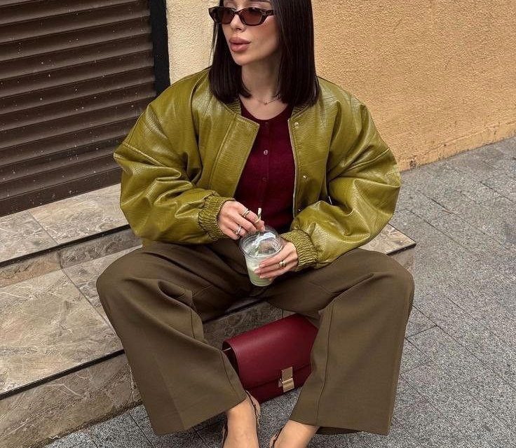 Gaya Ceria! Inspirasi Outfit Kekinian Dan Kombinasi Warna Seru