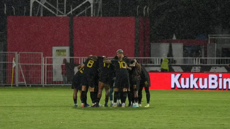 Laga Sengit Malut United Vs Persis Solo Di Stadion Jatidiri