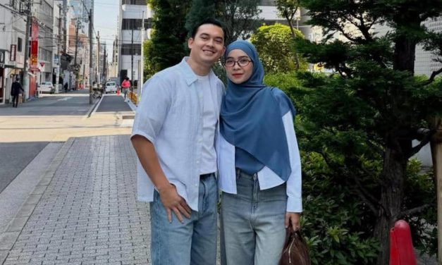 Romantis Di Kyoto: Ikbal Fauzi Dan Istri Nikmati Liburan Bersama