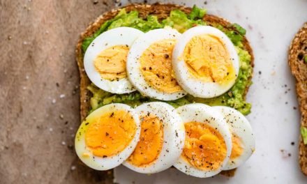 Mitos Atau Fakta: Makan Telur Tiap Hari Picu Kolesterol?