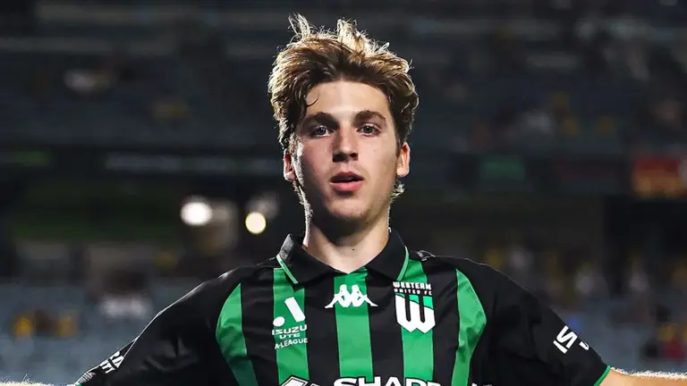 Bertahan Lebih Lama! Luke Vickery Di Macarthur FC Hingga 2028