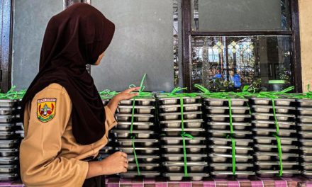 Kisruh Makan Gratis, Pengusaha MBG Tolak Keputusan BGN