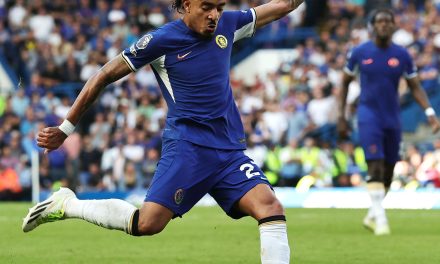 Transfer Mengejutkan! Liverpool Bidik Bek Chelsea Malo Gusto