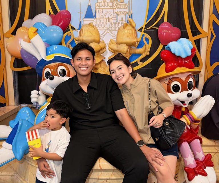 Family Time! Ibnu Wardani Abadikan Momen Manis Di Korea
