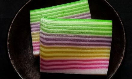 Bikin Ketagihan! Kue Lapis Tradisional Cocok Jadi Teman Ngopi