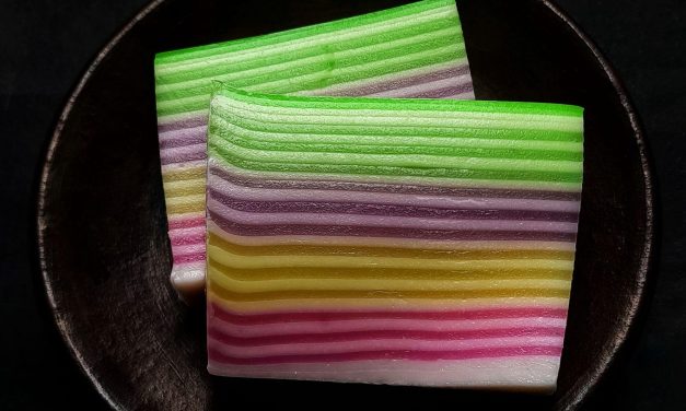 Bikin Ketagihan! Kue Lapis Tradisional Cocok Jadi Teman Ngopi