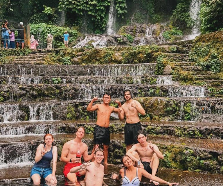 Eksotis Banget! Karin Novilda Nikmati Air Terjun Benang Kelambu