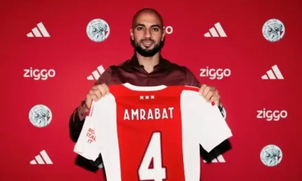 Resmi Ke Ajax! Sofyan Amrabat Teken Kontrak 2 Tahun