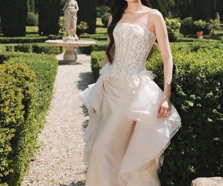 Romantis Banget! Gege Elisa Pamer Foto Prewedding Di Italia